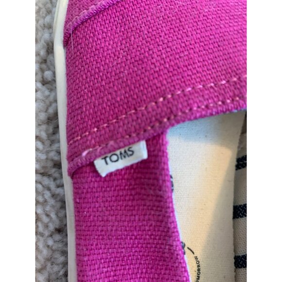 TOMS‎ Women's W7.5 Magenta Canvas Slip-On Shoes - Picture 2 of 7